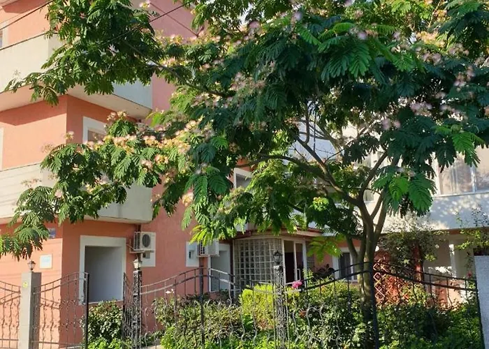 Отель Laguna 2*